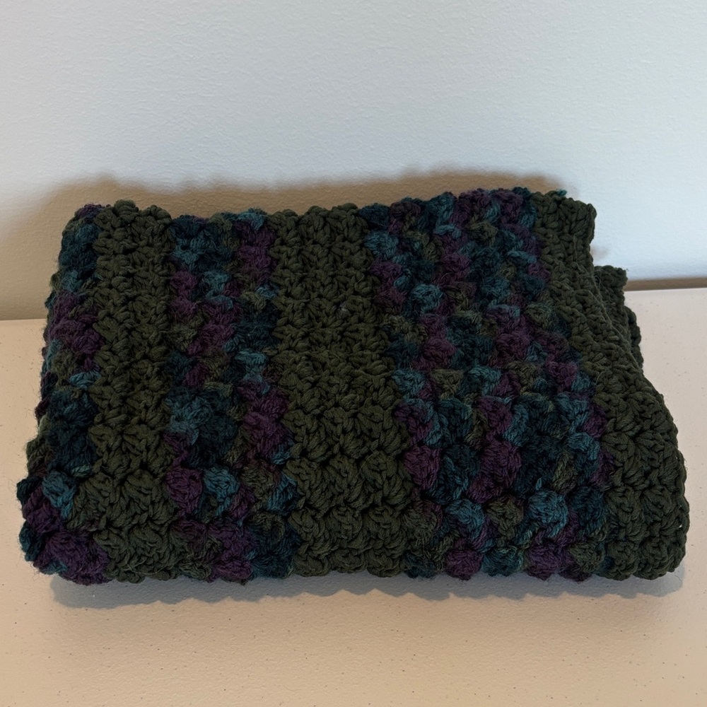 HANDKNIT vintage Cozy Knit lap Blanket loose knit baby blanket green blue small - Picture 6 of 11
